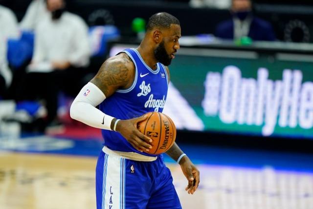 中国男篮将重新组队备战亚运 李凯尔周琦缺席